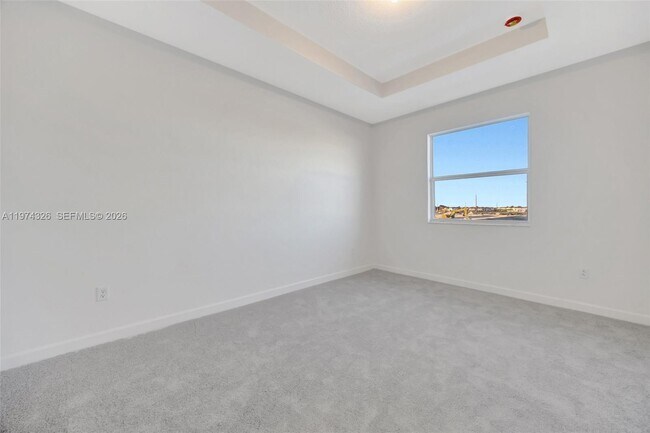 Building Photo - 2556 SE 27th Ct