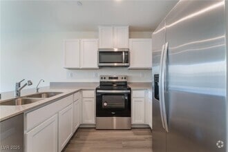 Building Photo - 2550 Petunia Garden Ave