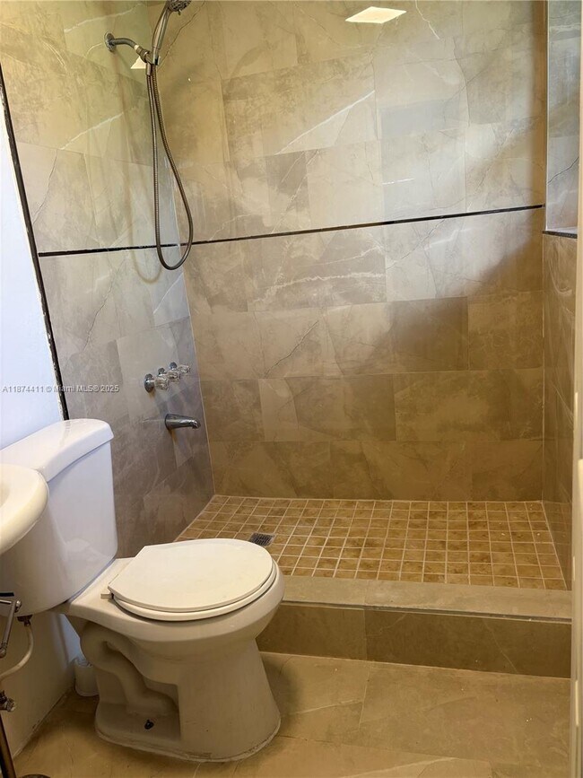 Building Photo - 20520 NW 2nd Ct