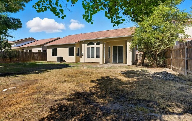 Building Photo - 1277 Paradise Loop