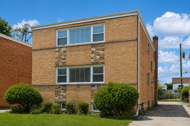 Building Photo - 9120 Lawler Ave