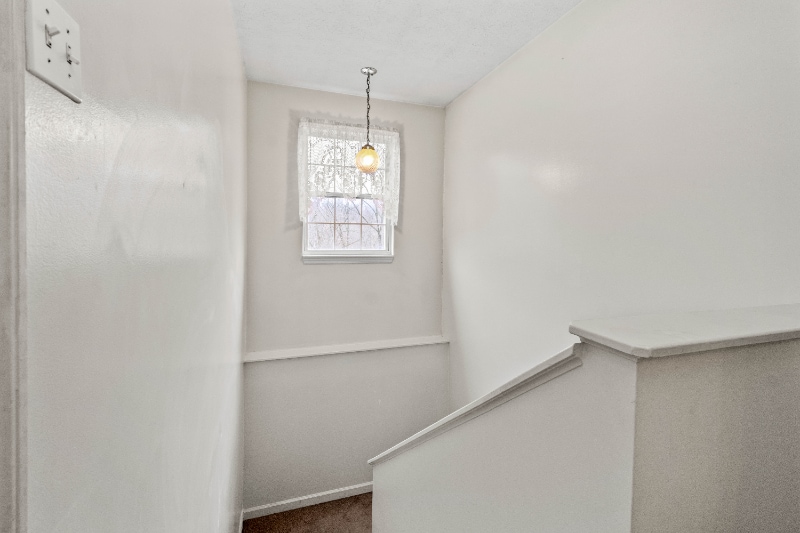 Building Photo - 159 Londonderry Dr