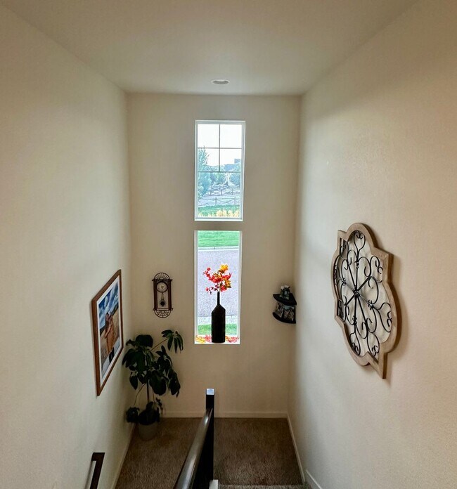 Building Photo - GORGEOUS HOME IN HIGHLY DESIRABLE BANNING LEWIS RANCH - Security Deposit Waiver Available