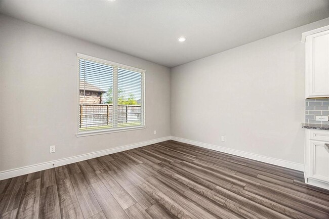 Building Photo - 31214 Gullwing Manor Dr