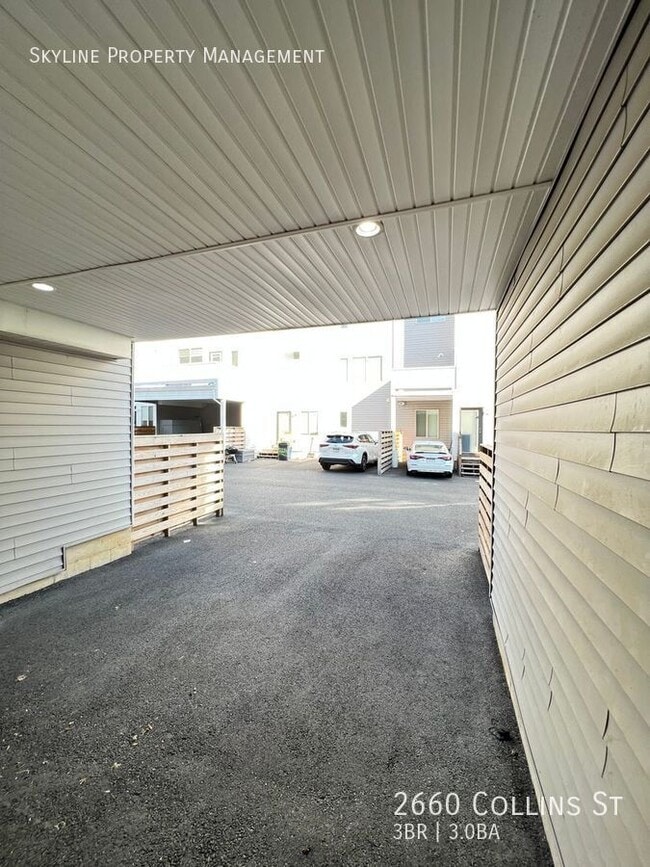 Building Photo - 2660 Collins St