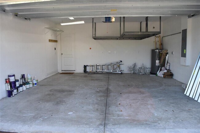 Building Photo - 2084 La Palma Ave