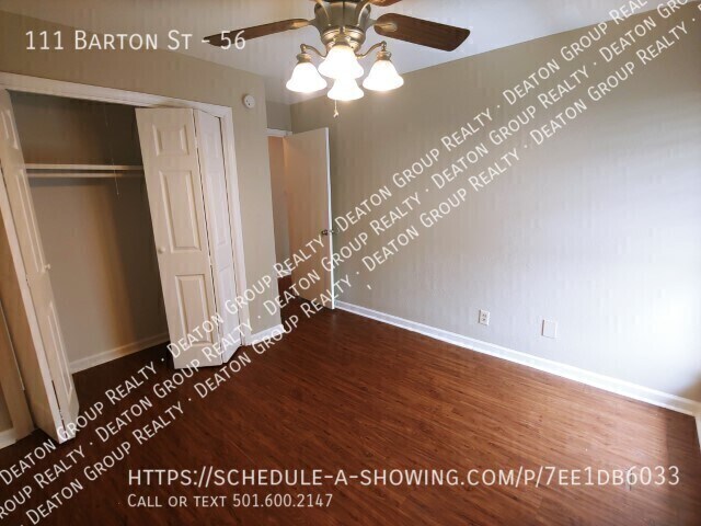 Building Photo - 111 Barton St