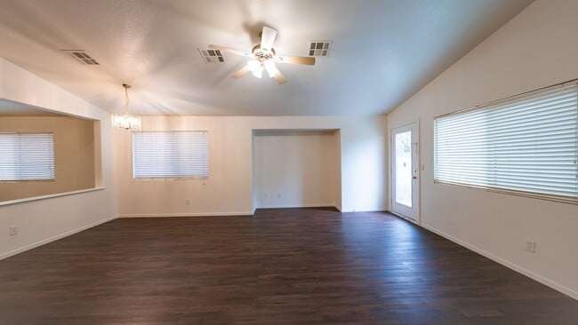 Building Photo - Beautiful Single Story Home with New Floor...