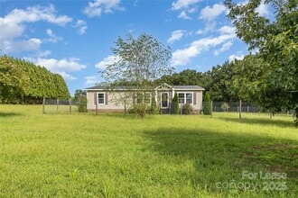 Building Photo - 5001 Friendly Baptist Church Rd