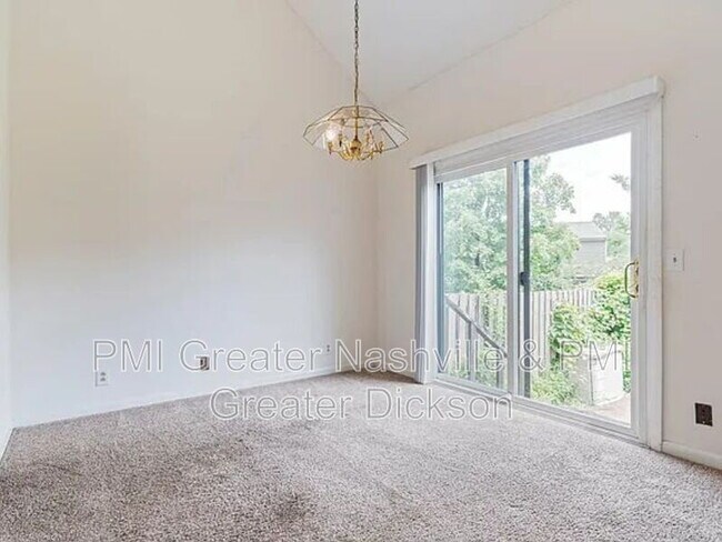 Building Photo - 717 Barlin Ct