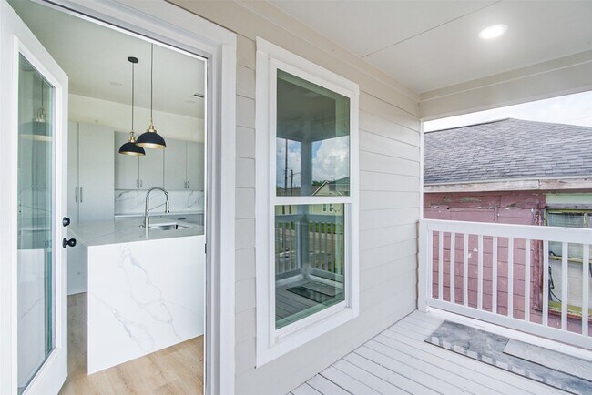 Building Photo - 4025 Avenue M