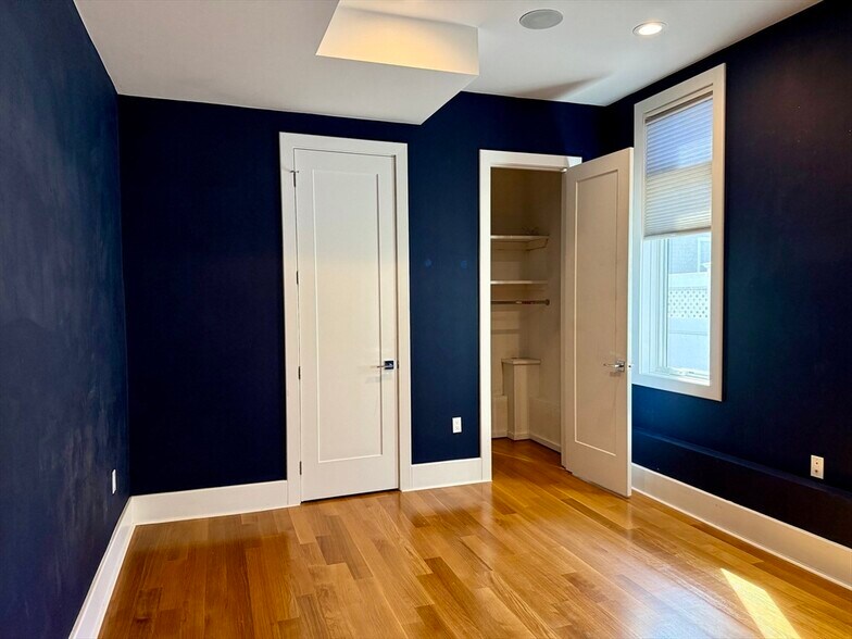 Building Photo - 5 Mohawk St