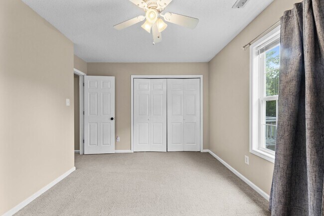 Building Photo - 212 Quail Creek Ct