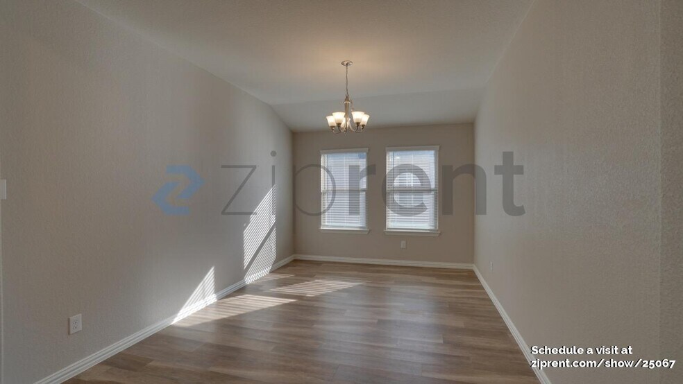 Building Photo - Unit