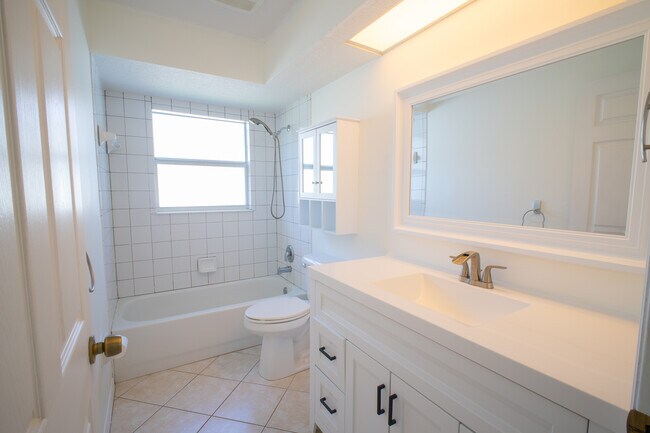 Building Photo - 7239 Rangi Dr