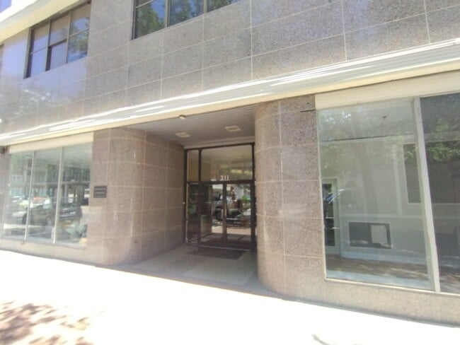 Building Photo - 311 W Ashley St