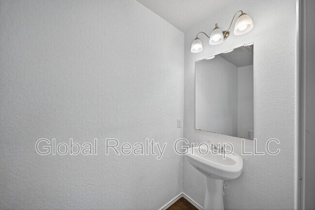 Building Photo - 7139 Quarter Moon