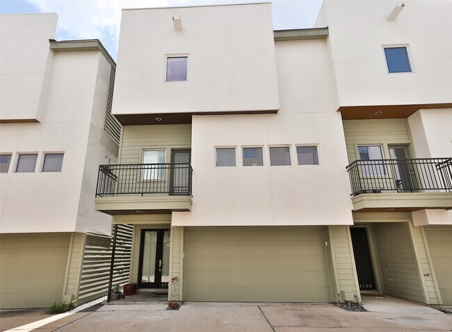 Building Photo - 4706 Austin St