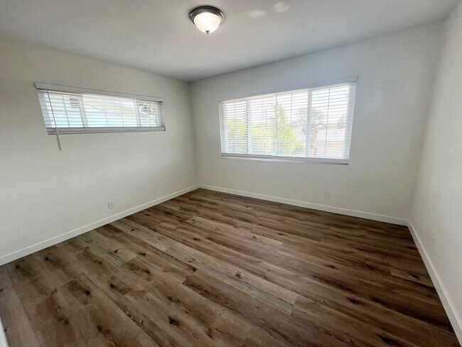 Building Photo - Modern 3-Bedroom Townhome in Chula Vista –...