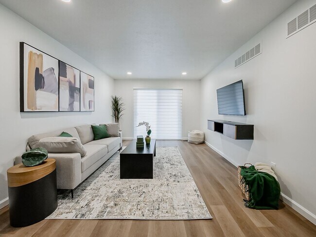 Building Photo - All New Luxury Living In Plymouth