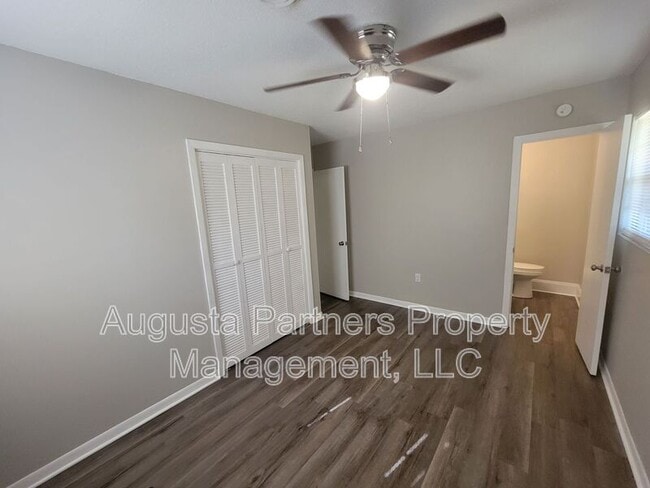 Building Photo - 3618 Audubon Pl