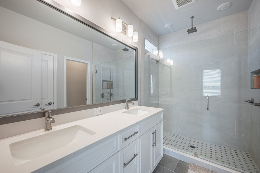 Building Photo - 2400 Ezzell Ct