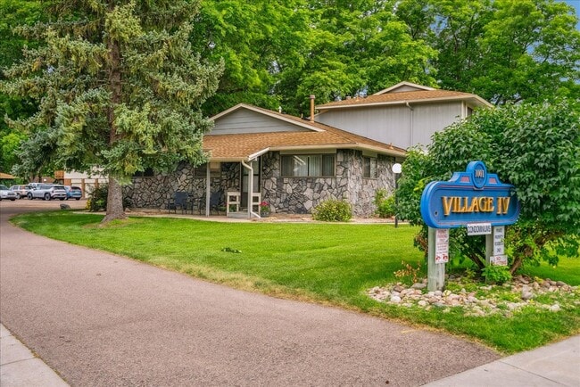 Building Photo - 1001 Strachan Dr