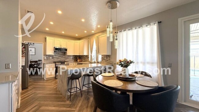 Building Photo - 12988 Claremont Ct