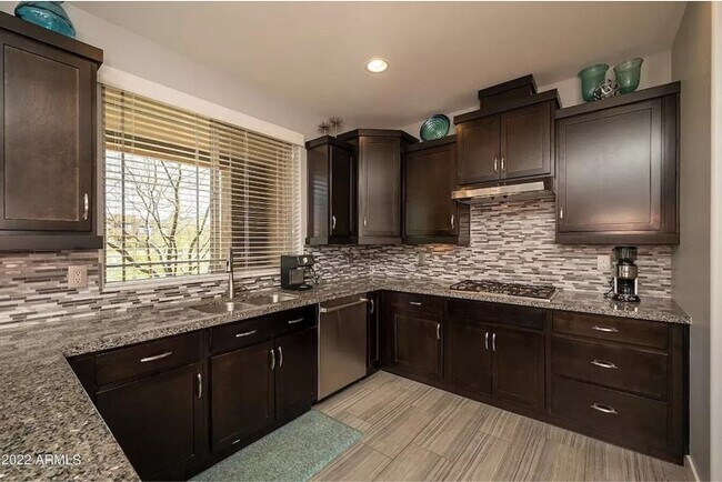 Building Photo - 10260 E White Feather Ln