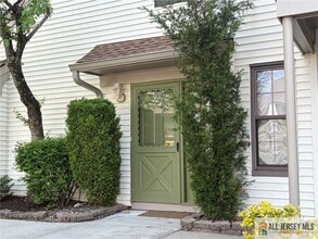 Building Photo - 2513 Lighthouse Ln