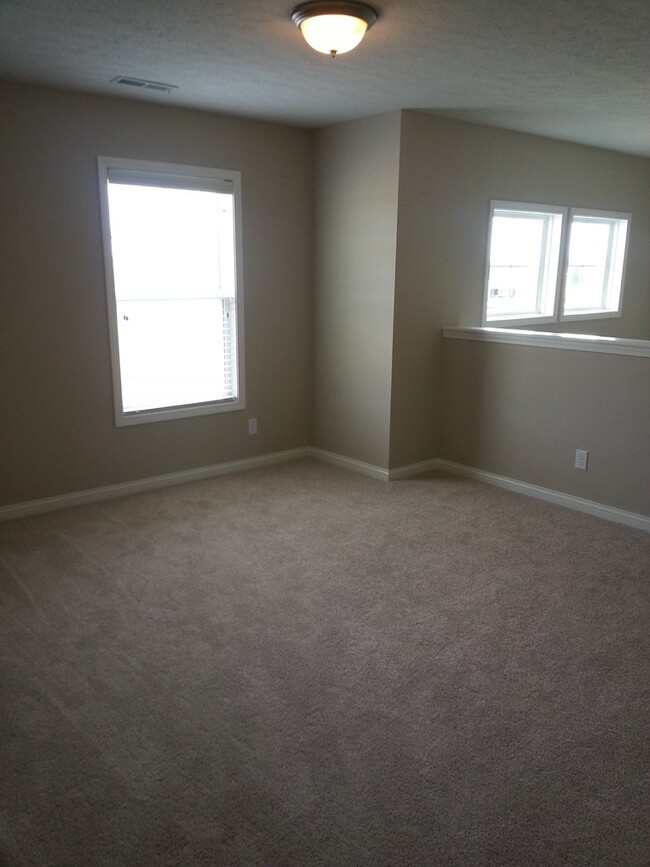 Building Photo - 5514 Goldenrod Ln