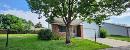 Building Photo - Spacious Single-Family Home with Vaulted C...