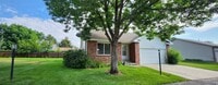 Building Photo - Spacious Single-Family Home with Vaulted C...