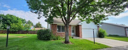 Building Photo - Spacious Single-Family Home with Vaulted C...