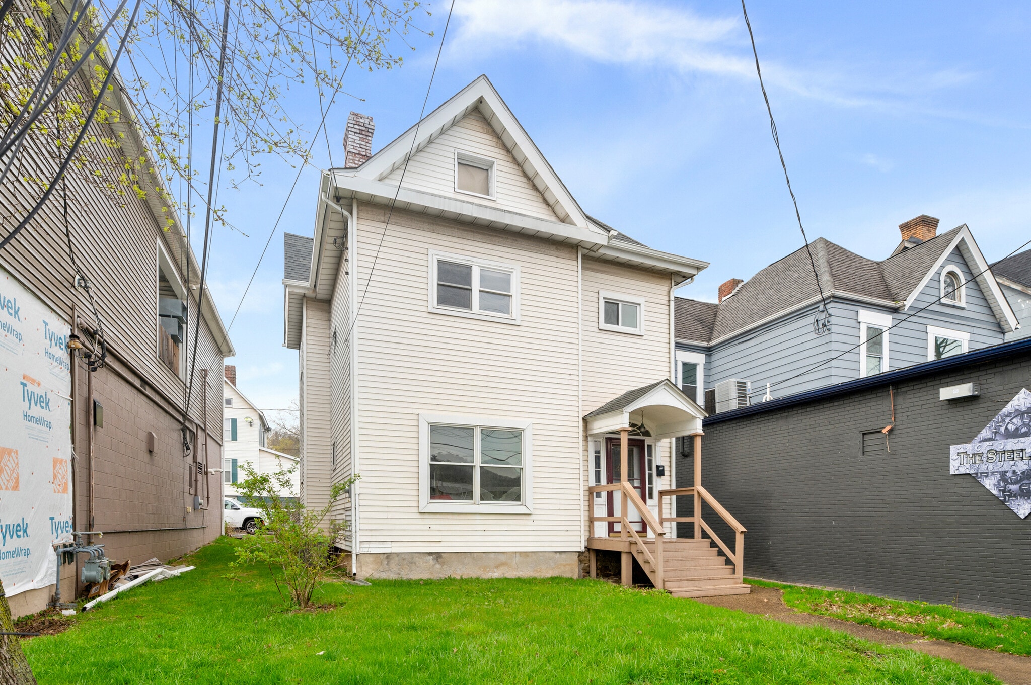 Building Photo - 872 4th Ave