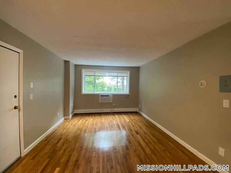 Building Photo - 226 Parker Hill Ave