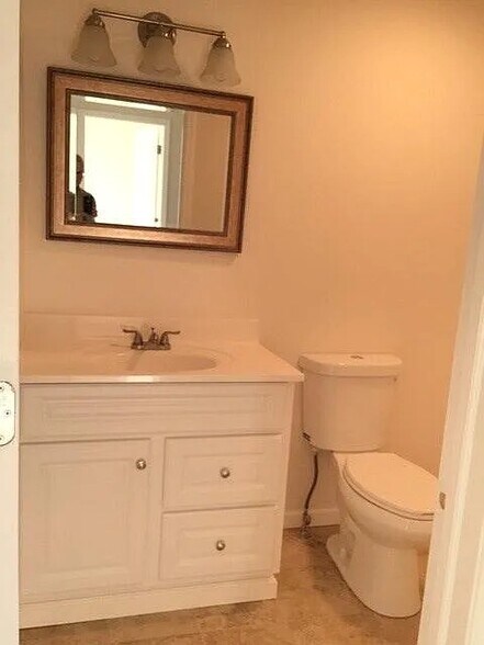 Building Photo - 369 W Sand Lake Rd