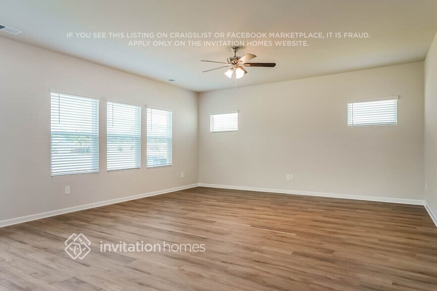 Building Photo - 559 White Birch Ln