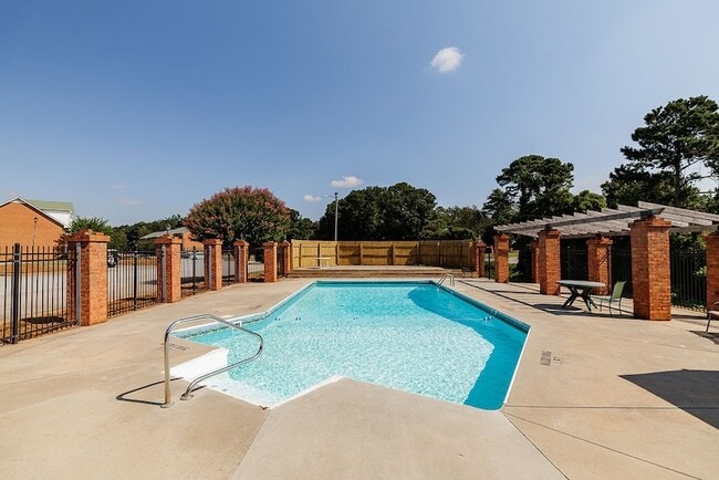 Building Photo - 2165 S Milledge Ave