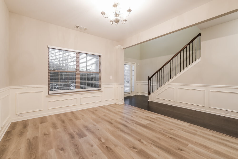 Building Photo - 559 Dahlia Dr