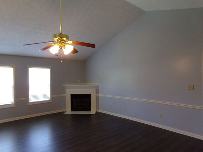 Building Photo - Charming Home in Havelock