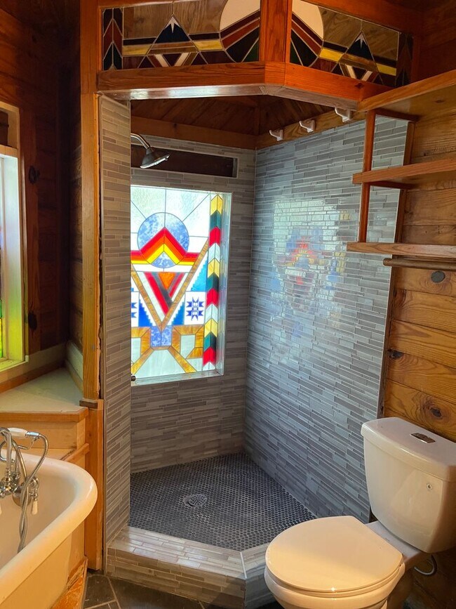 Building Photo - College Station - Lake Front Property - 3 bedroom / 1.5 bath - 2 story Home