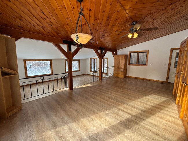 Building Photo - Charming Two-Bedroom Home in a Peaceful Wooded Setting