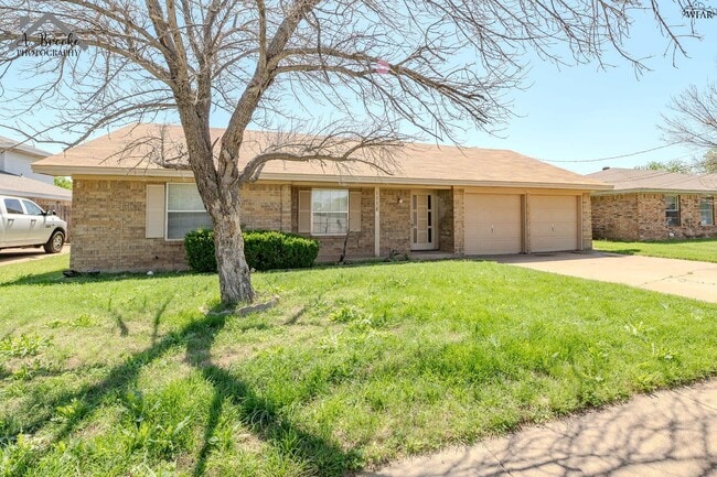 Building Photo - 1118 Crescent Ln