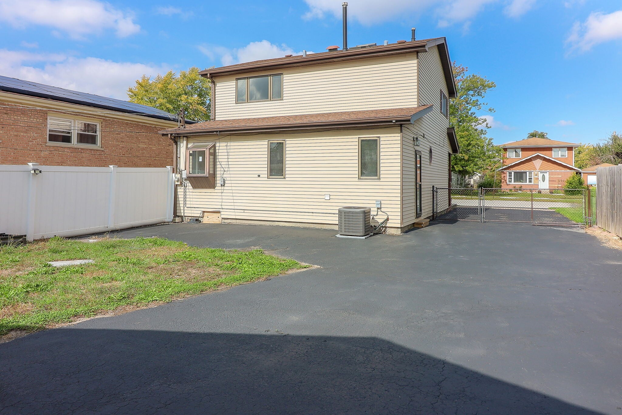 Building Photo - 5907 W 89th St