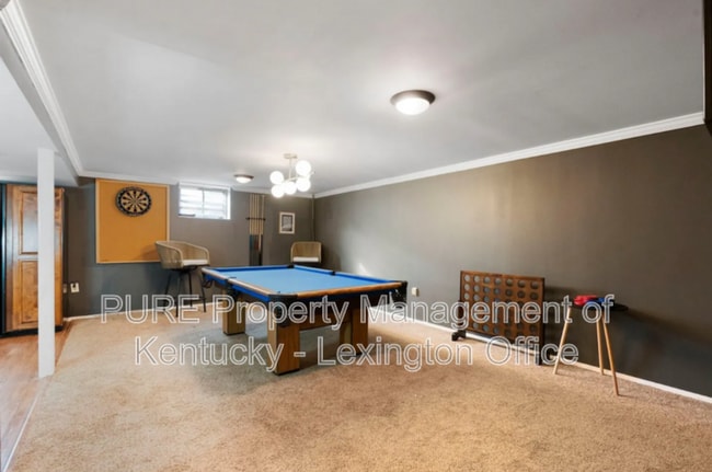 Building Photo - 2104 Tamarack Dr
