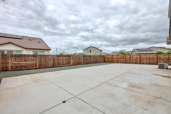 Building Photo - 1227 Richardson Rd