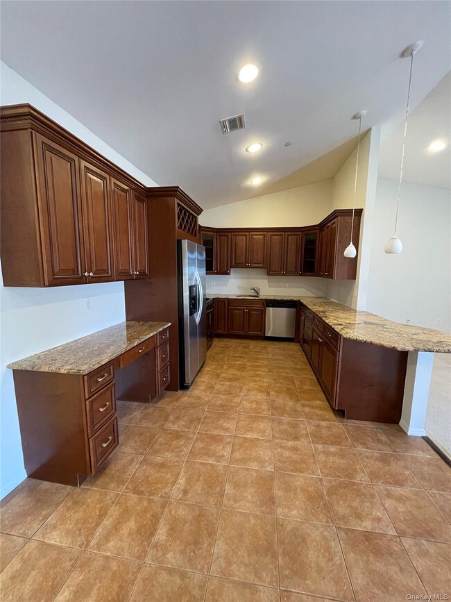 Building Photo - 75 Jacqueline Way