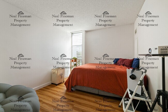 Building Photo - Unfurnished  1 Bed / 1 Bath Condo. 1 assigned covered parking stall. Rent Includes: AC Central, C...