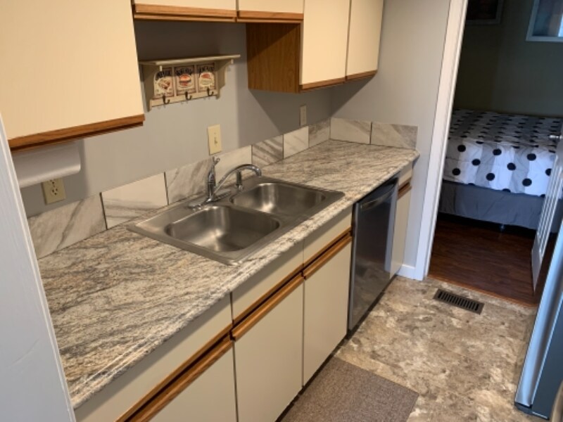 Building Photo - 9578 S Lake Ridge Dr